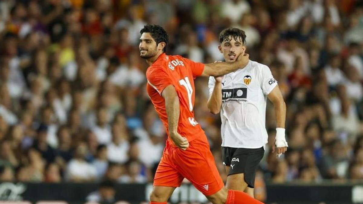 VALENCIA CF LALIGA PREVIA | El Valencia CF de dos caras quiere acabar con el sufrimiento en Anoeta