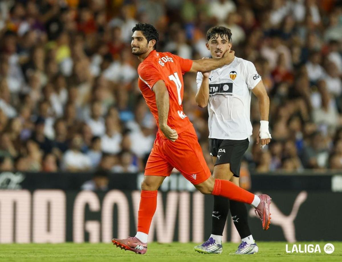 Guedes y Diego López, en el partido de la primera vuelta, correspondiente a la jornada 1 de LaLiga