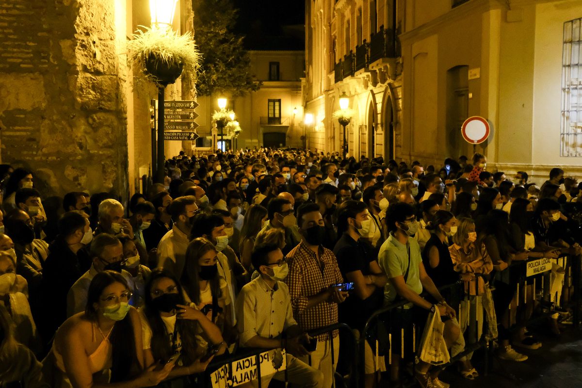 Madrugada de traslados para la veneración 'El Verbo Encarnado' en la Catedral