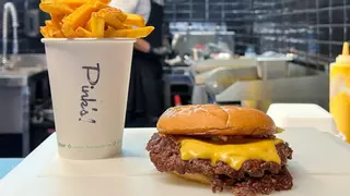 Las mejores 'smash burgers' están en Madrid: estos son los locales que no te puedes perder