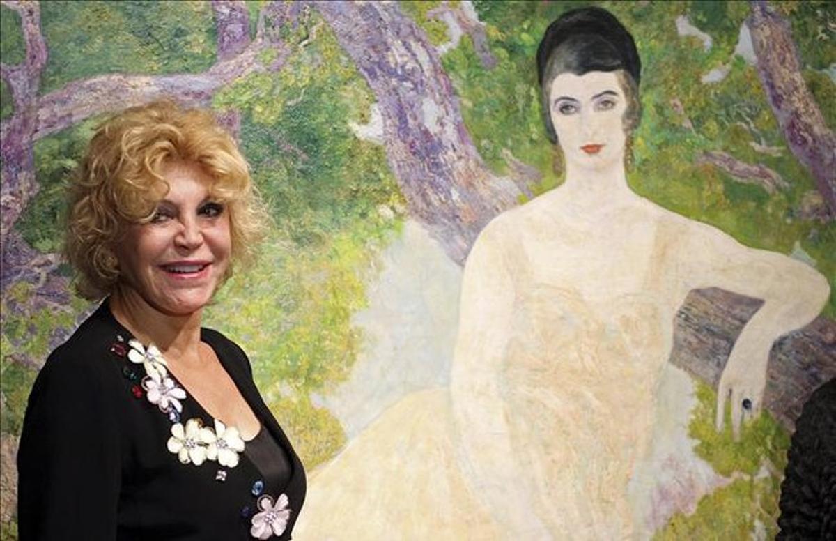 La baronessa Thyssen, davant d’un dels quadros d’Anglada-Camarasa. La baronessa Thyssen, davant d’un dels quadros d’Anglada-Camarasa.