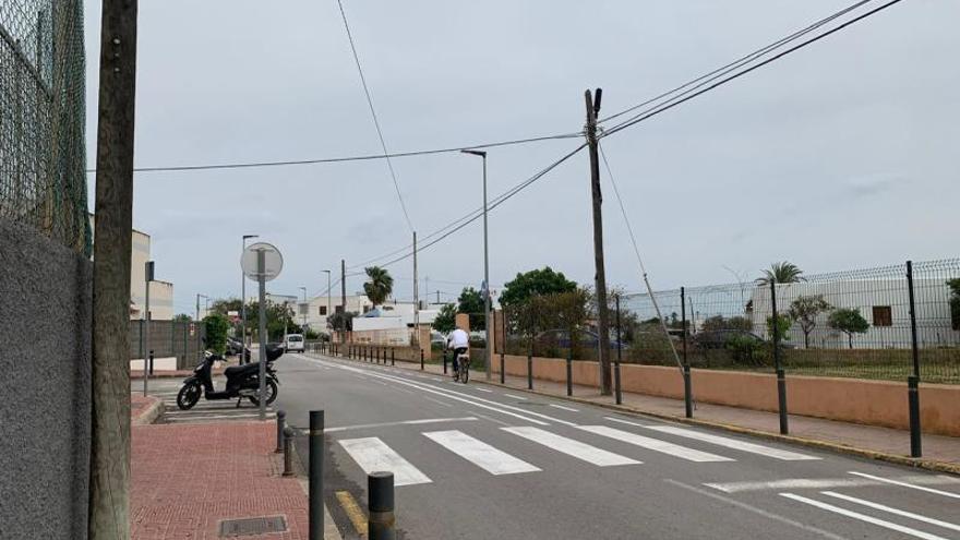 Quejas vecinales en Sant Jordi: «El carril bici nos ha destrozado, he perdido un 60% de facturación»