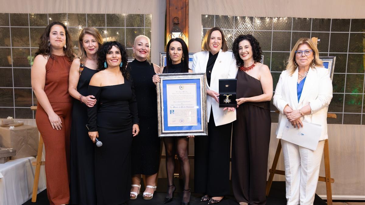 El galardón fue recogido por una representación de cinco enfermeras integrantes del equipo multidisciplinar de Humanización de la Asistencia al Duelo Perinatal