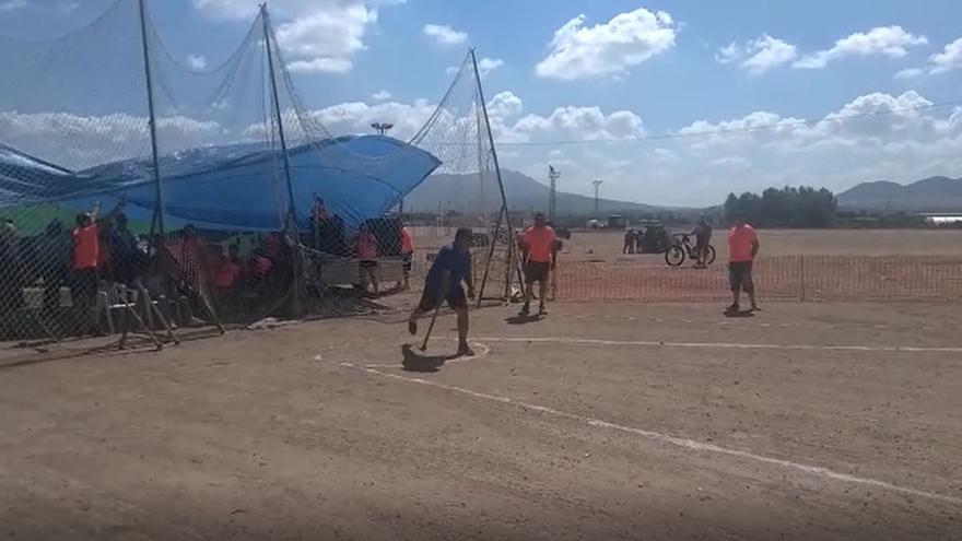 De primero, gachamiga, y de segundo, lanzamiento de Azaón en Jumilla