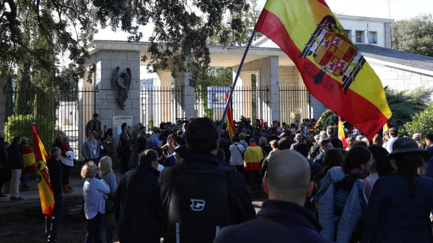 Imatge d&#039;arxiu d&#039;una concentració de nostàlgics del franquisme al cementiri del Pardo