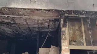 Los vecinos del incendio en Las Palmas de Gran Canaria denuncian falta de ayuda: "Esto es una catástrofe"