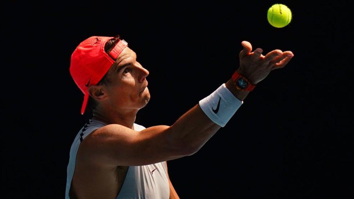 Nadal, entrenando en Australia