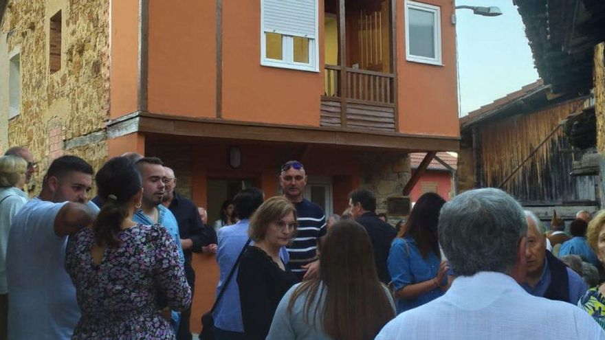 Canzana inaugura su centro social, homenaje a José Suárez Alonso