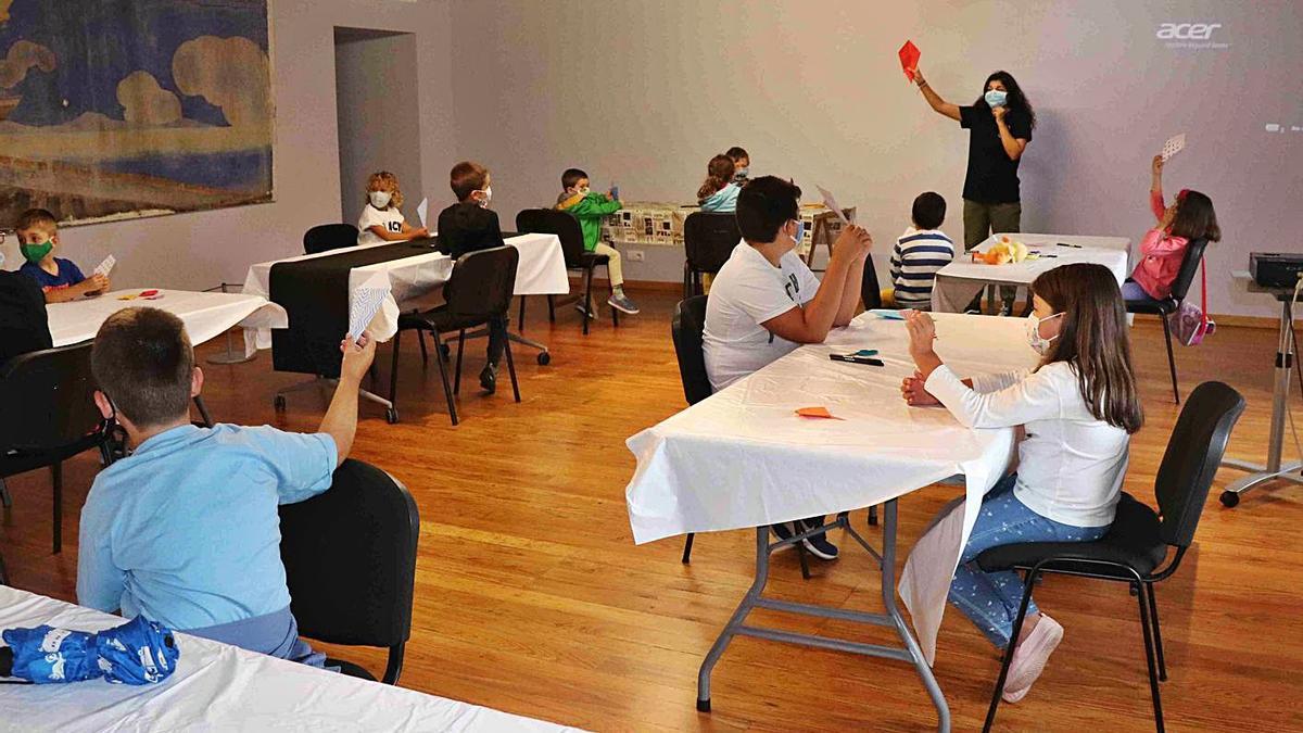 Un taller didáctico de origami marino celebrado en el Museo Massó durante el mes de agosto. |   // M.M.