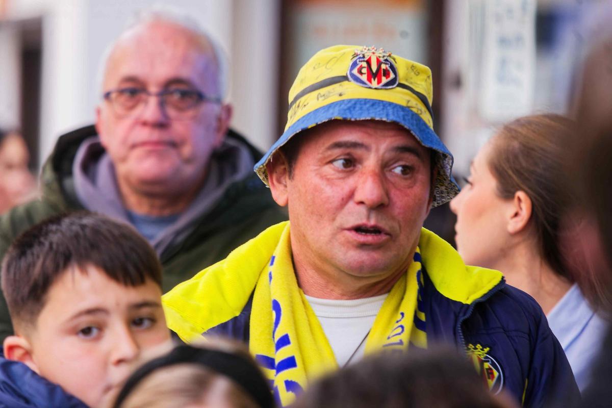 Galería | La afición del Villarreal, enloquecida con Willy Kambwala y el 'killer' Georges Mikautadze