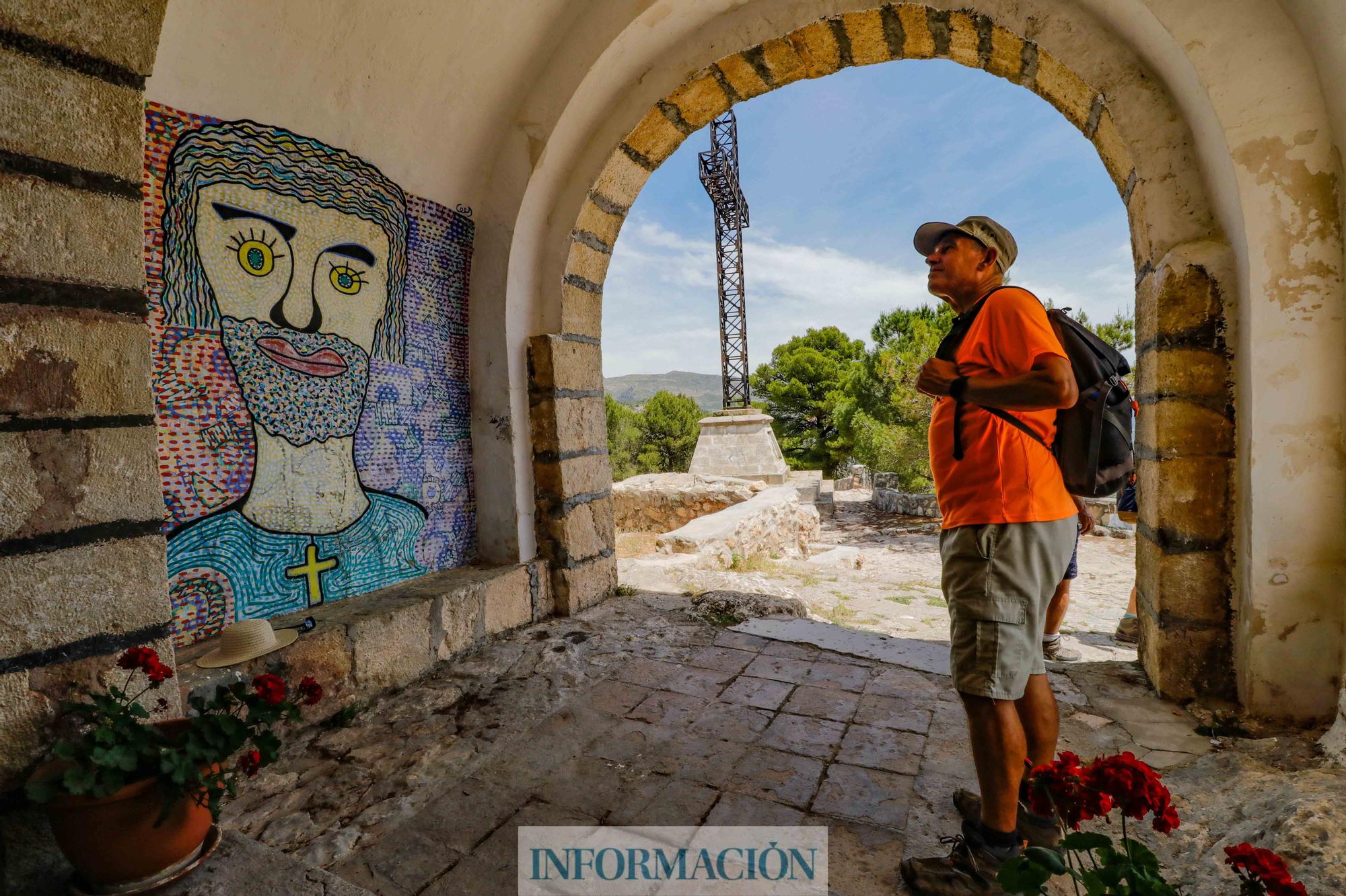 Jesús Cees vuelve a la ermita de Sant Cristòfol de Alcoy para terminar su obra