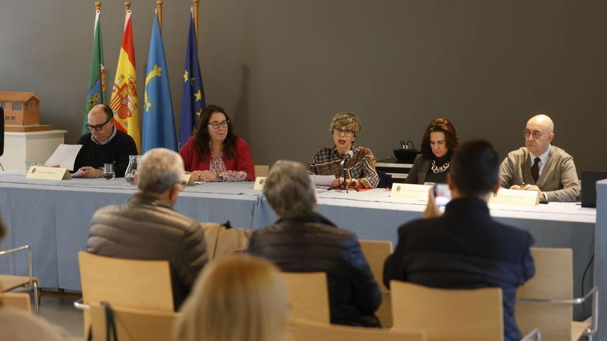 Por la izquierda, J. J. Jambrina, Nuria González-Nuevo, Ana Coto, Cristina Nombela y José Antonio Vega. | LUISMA MURIAS