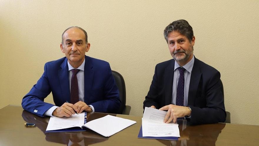 Fundación Cajasur y la Universidad Loyola renuevan su convenio de becas para prácticas de empresa