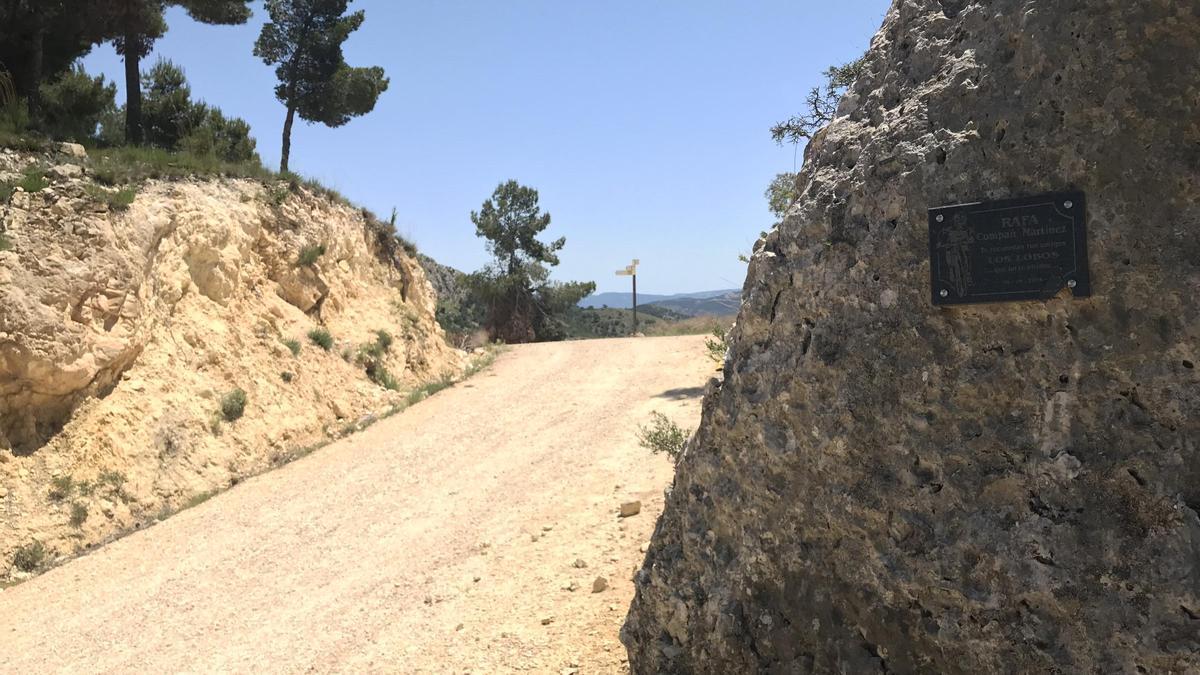 En la sierra El Frare de Biar en memoria de un aficionado de la bicicleta de montaña.