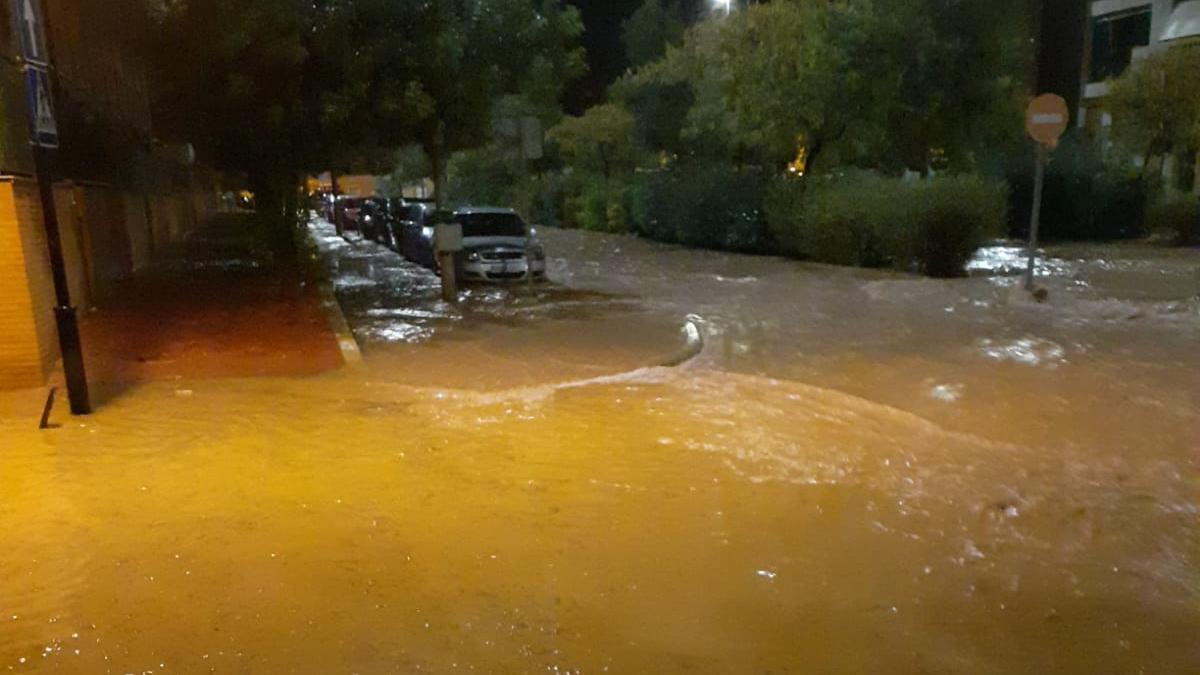 Calles inundadas en Espinardo tras la tormenta del pasado domingo.