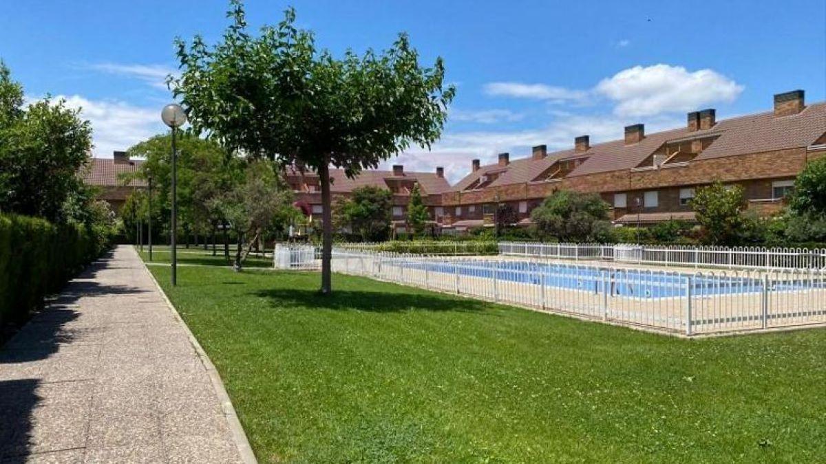 Casas con piscina en Zaragoza.