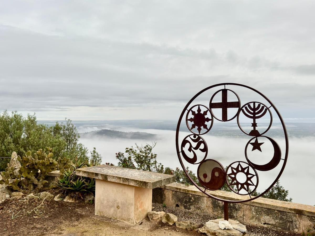 El monasterio de Sant Honorat está abierto a personas de todas las confesiones.