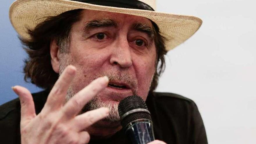 El cantautor Joaquín Sabina, ayer, en Quito.