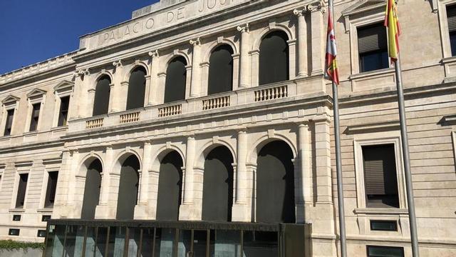 Archivo - Sede del TSJCyL y de la Audiencia  Provincial en Burgos.