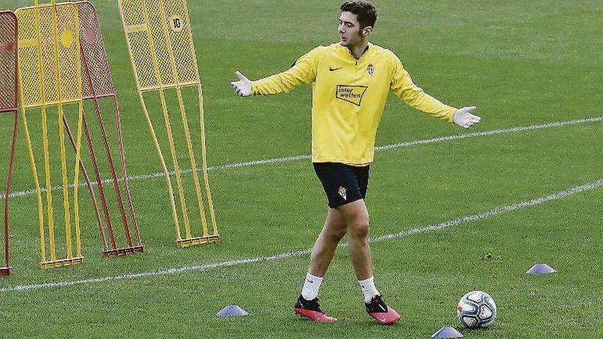 Gragera, ayer, durante el entrenamiento en Mareo.