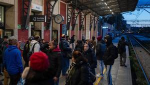 Rodalies no garanteix la normalitat després d’un altre dia de caos