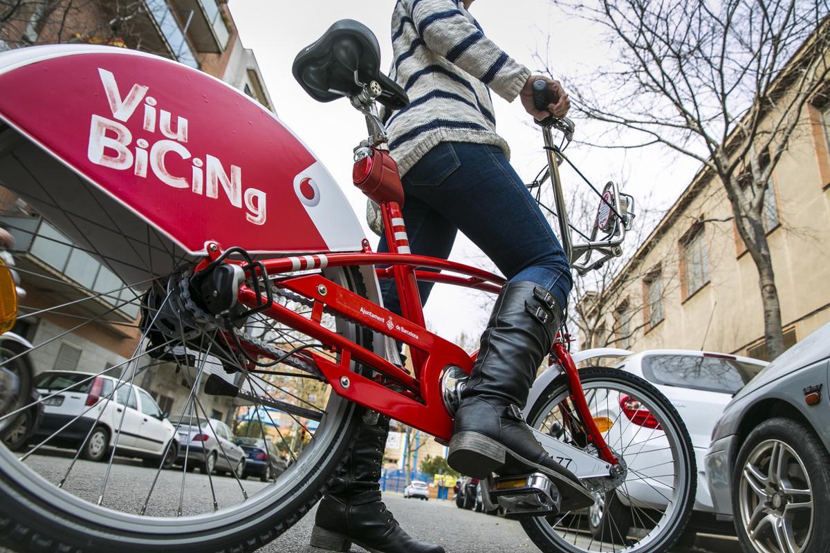 Barcelona (Barcelones)   21.03.2014.   Barcelona. Bicicleta del Bicing con el patrocinio y el logo de Vodafone.     Arxiu   DG.  140321   ex   0340   en la foto: La bici con el logo y el patrocinio de Vodafone.        FOTO:  PUIG, JOAN