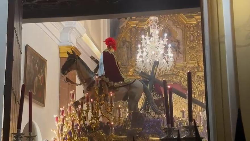 Vídeo | Maniobras en el interior de la Capilla de los Marineros del Santísimo Cristo de las Tres Caídas