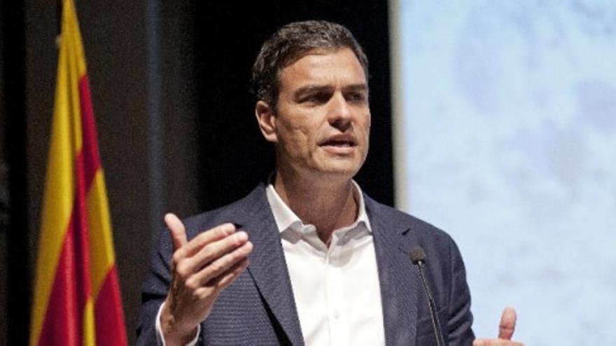 Pedro Sánchez: "Que no engañe Rajoy con el paro"