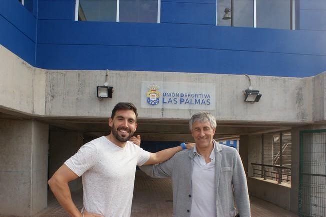 Setién, junto a su segundo entrenador.