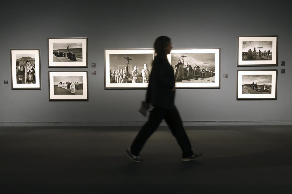 La exposición 'España oculta' de Cristina García Rodero se podrá visitar en el IVAM hasta el 8 de febrero.