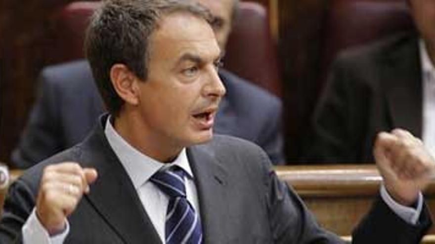 Zapatero asegura que la presión fiscal será inferior que en el 2004 tras la subida de impuestos