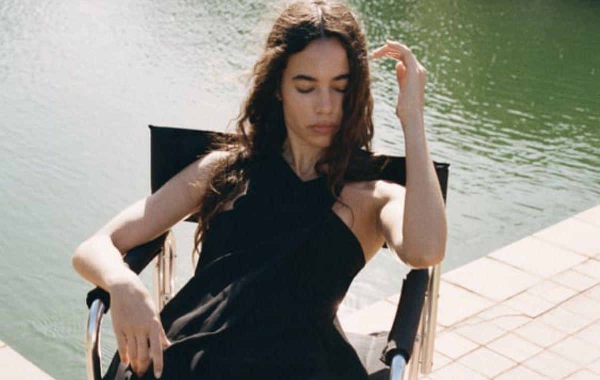 Vestido negro de Zara