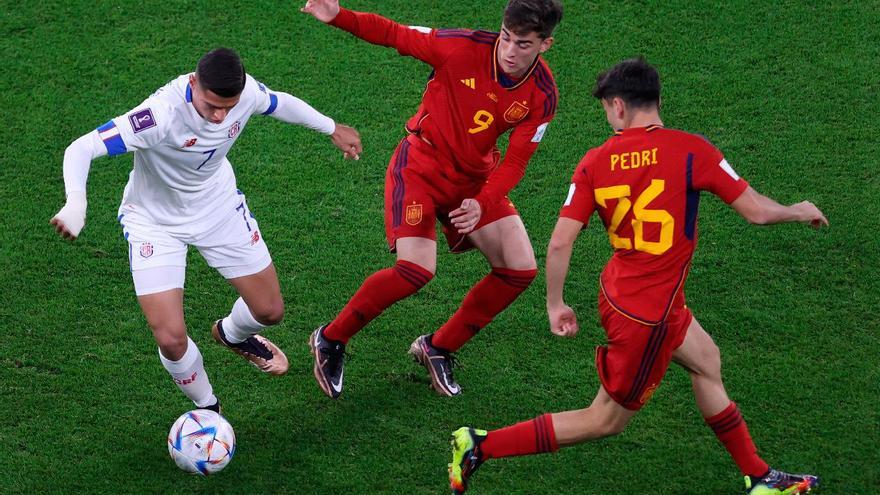 A Pedri le gustaría ver a Asensio en el Barça