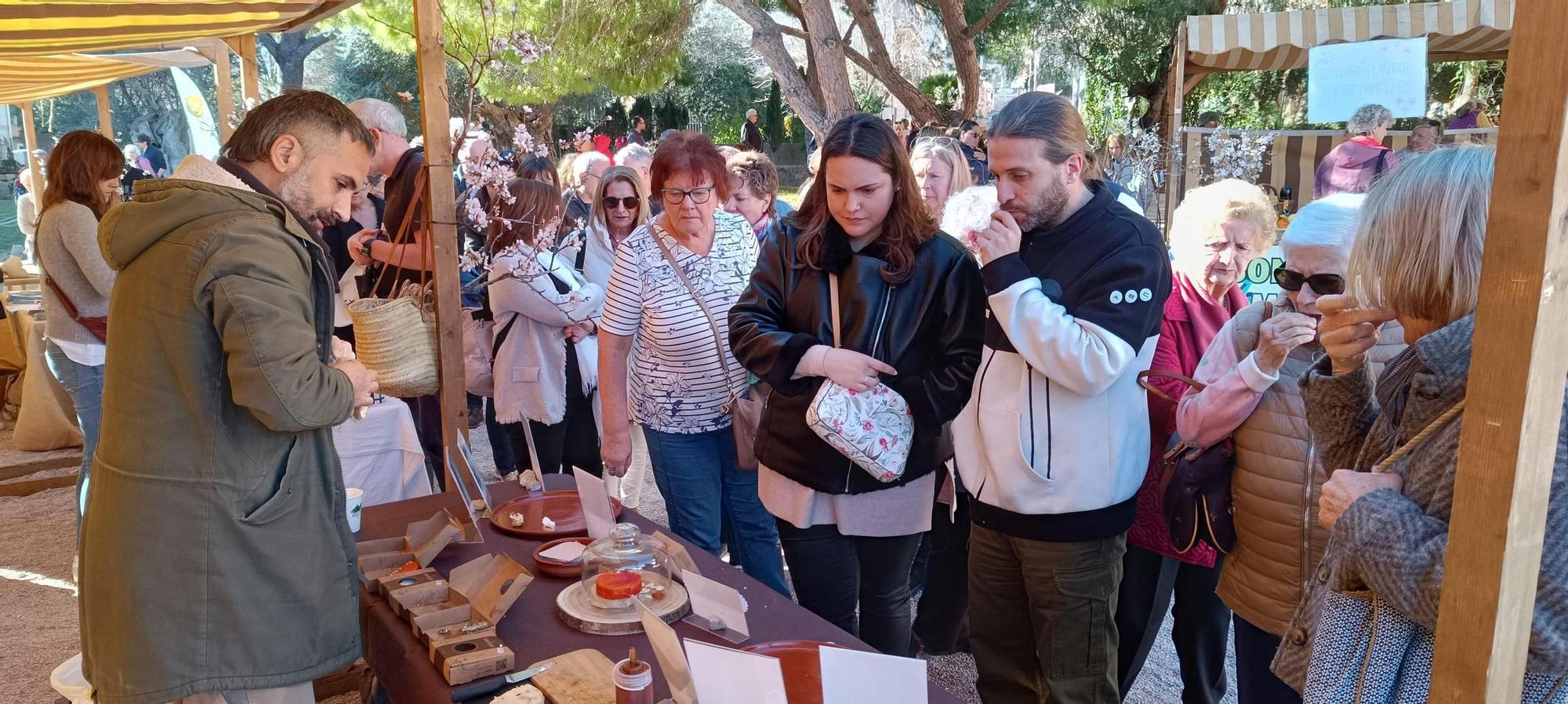 Son Servera | Las imágenes de la feria dedicara a la flor de almendro