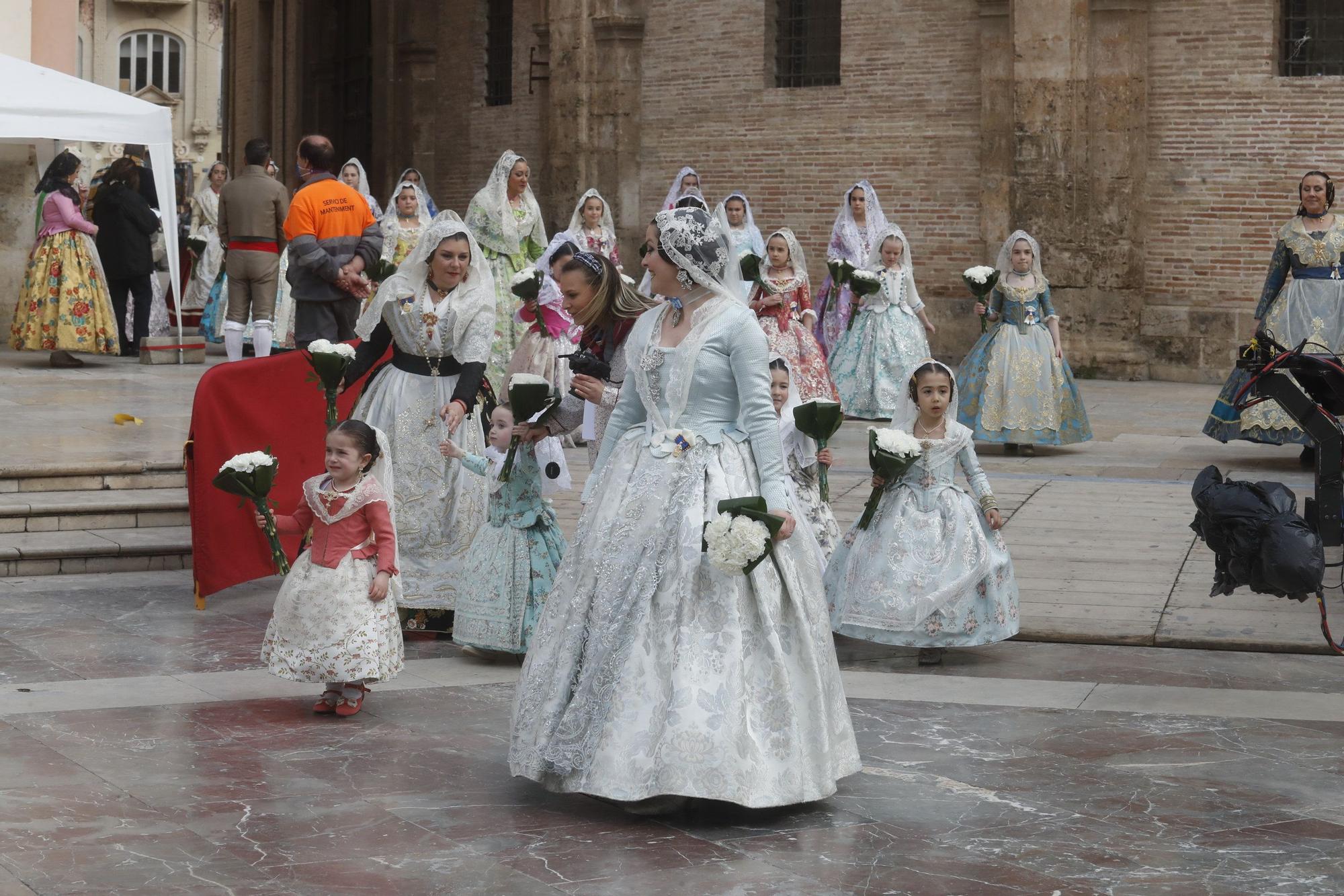 Búscate en el segundo día de ofrenda por la calle de la Paz (entre las 15:30 a las 17:00 horas)