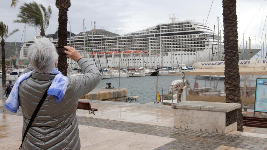 Primer crucero de la temporada en Cartagena.