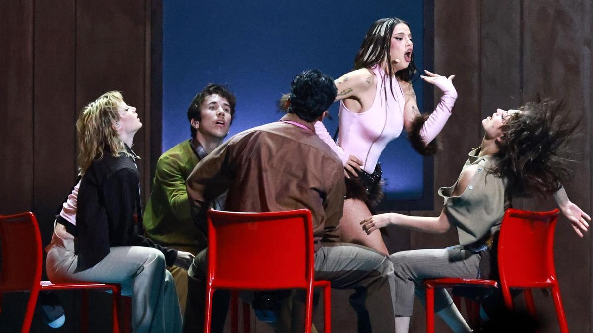 gritos, abucheos y pitadas en el primer festival sin España