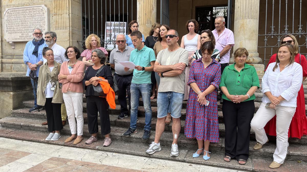 Concentración en el Ayuntamiento de Cangas de Onís este jueves