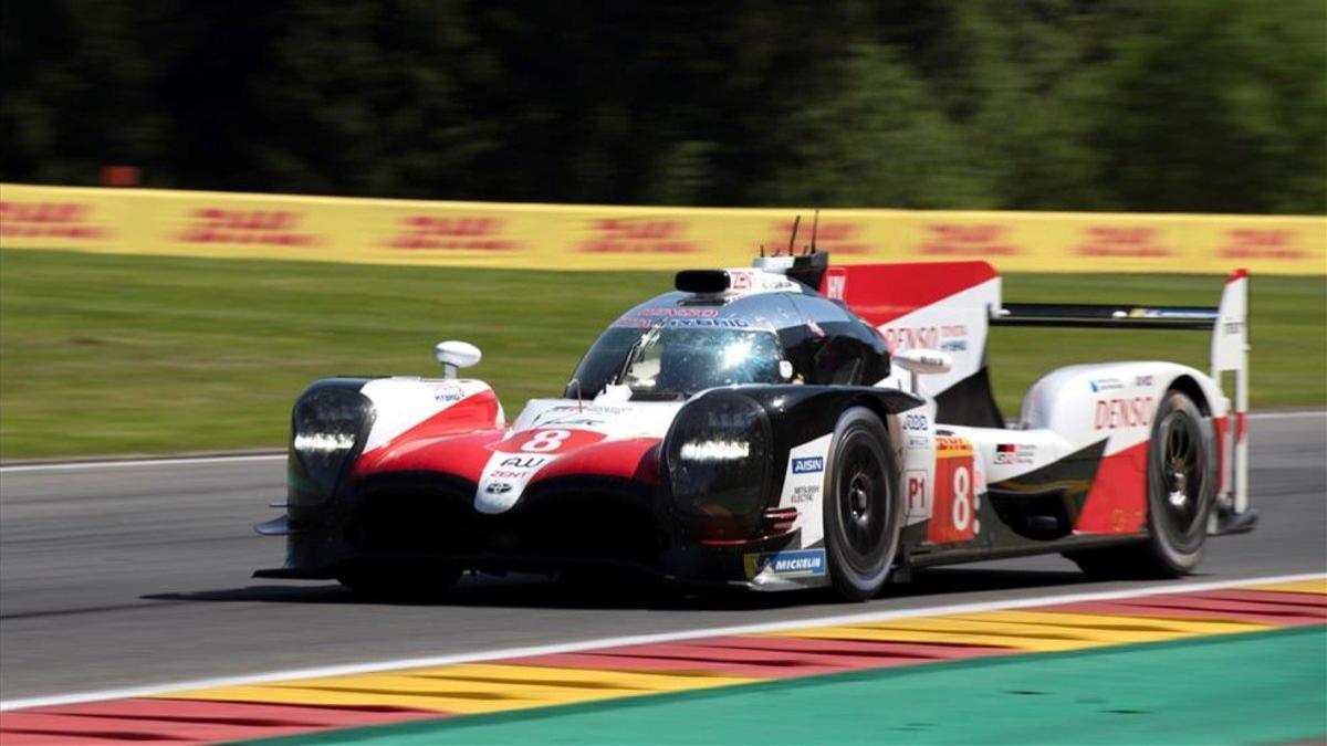 Alonso, el más rápido bajo la lluvia en Spa