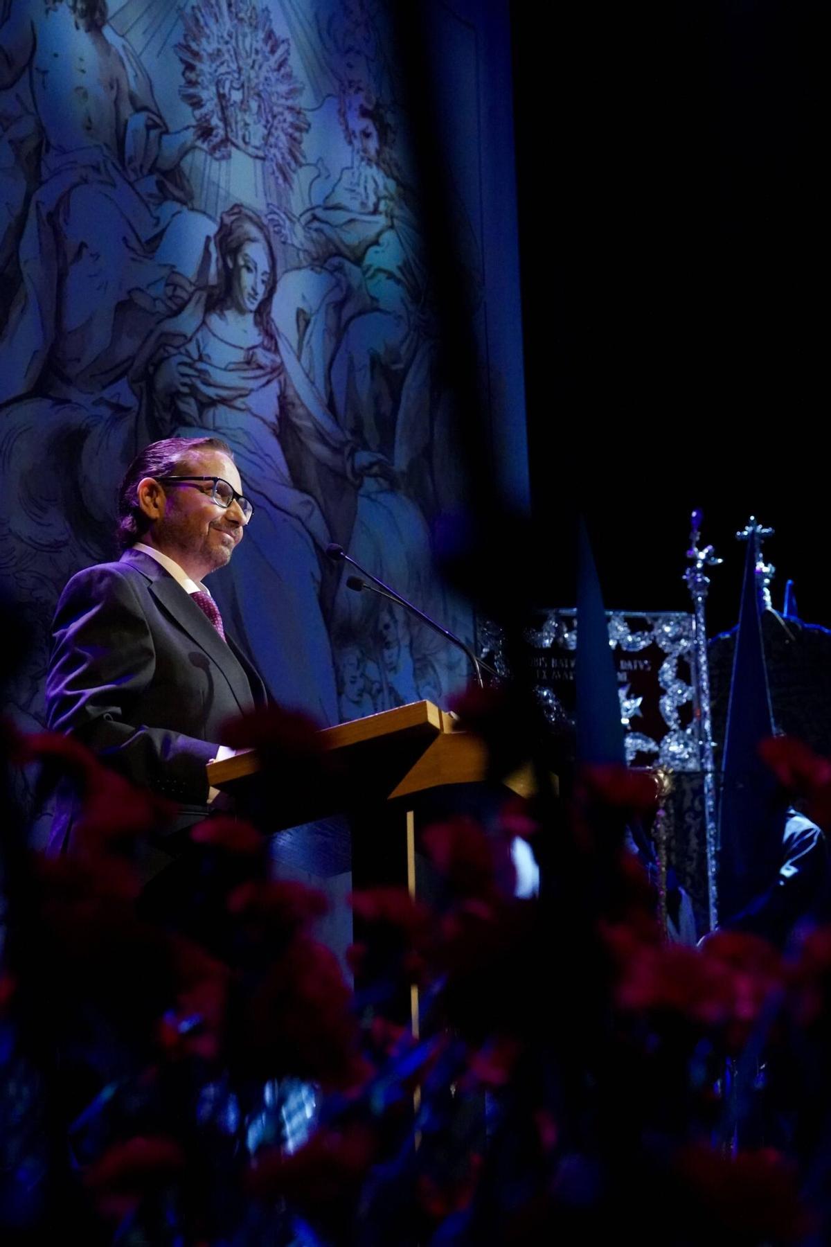 El pregonero de la Semana Santa de Málaga 2026, Ignacio Castillo en el Teatro Cervantes.