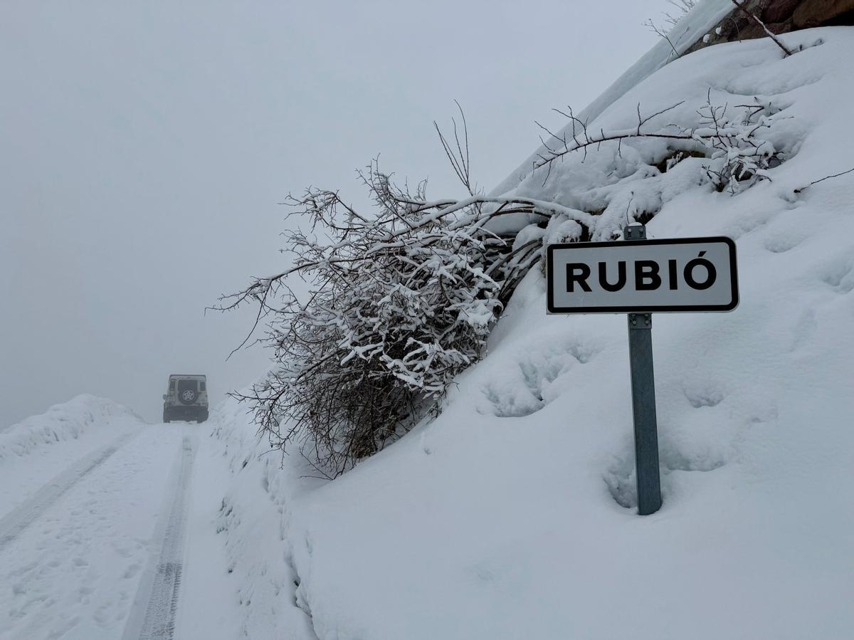 L'entrada al poble de Rubió, al Pallars Sobirà.