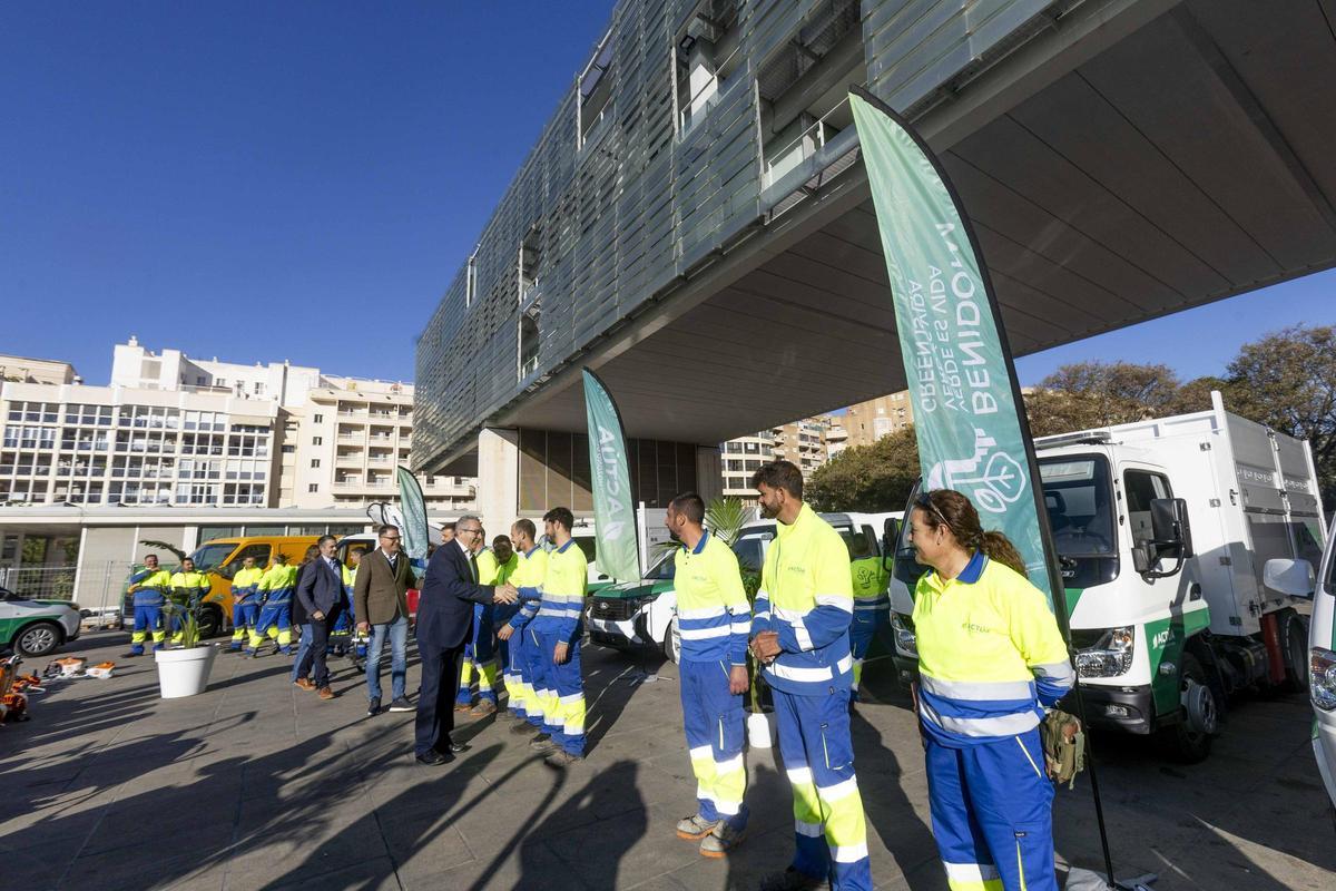Benidorm presenta un nuevo servicio de conservación y limpieza de zonas verdes gestionado por Actúa