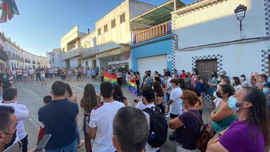 Valle de Santa Ana sale a la calle contra la homofobia