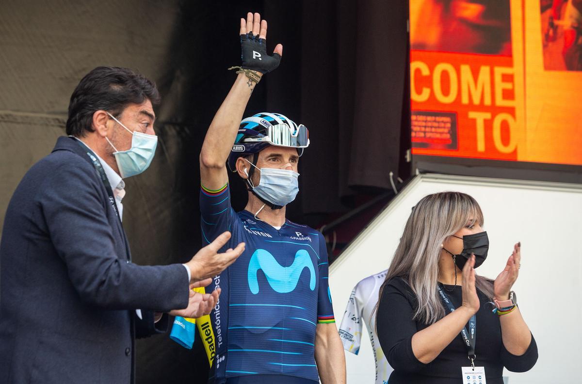 Salida de etapa de la Vuelta Ciclista a la Comunitat desde Alicante