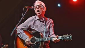 Festival Feroe. Concierto de Nick Lowe and Los Straitjackets en el Poble Espanyol