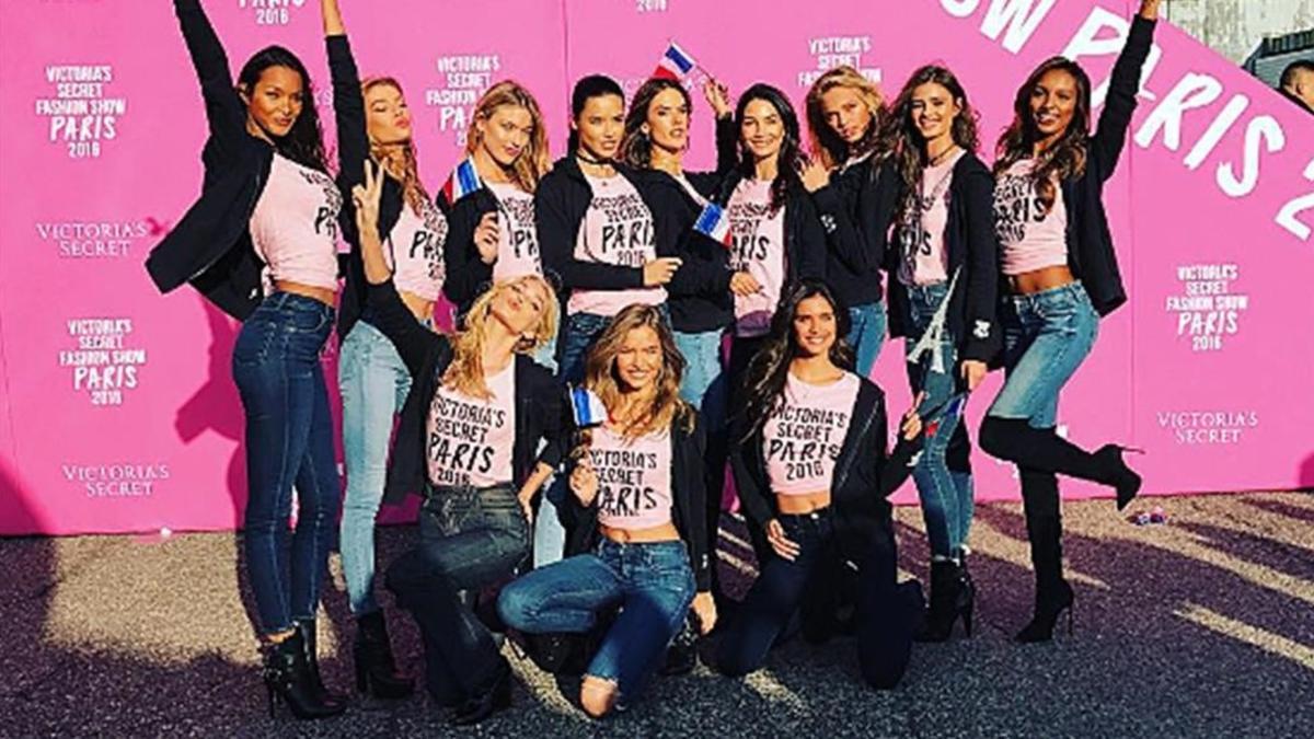Los ángeles de Victoria's Secret aterrizan en París