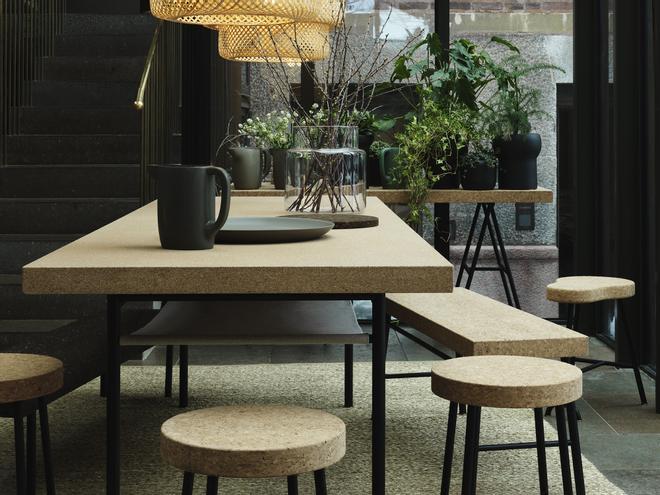 Sillas y mesa de corcho de Ikea
