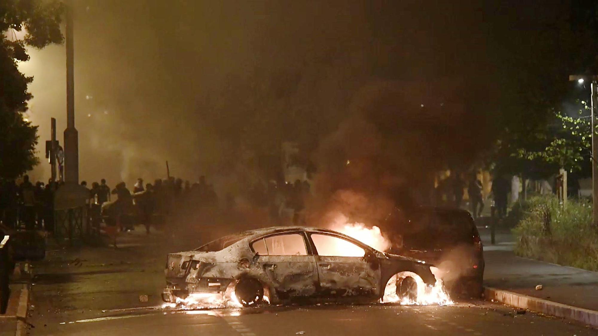 Protestas violentas en Nanterre, Francia, tras matar la policía a un joven de 17 años