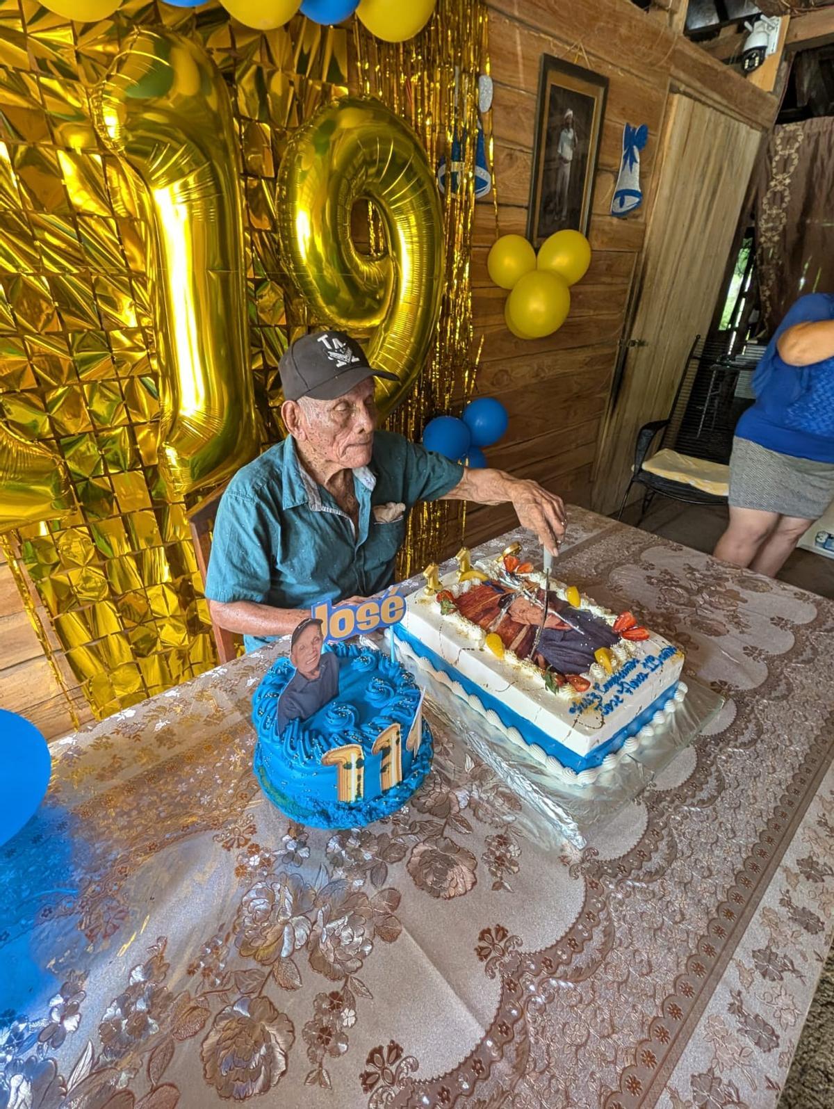 José Flores en la celebración de su cumpleaños