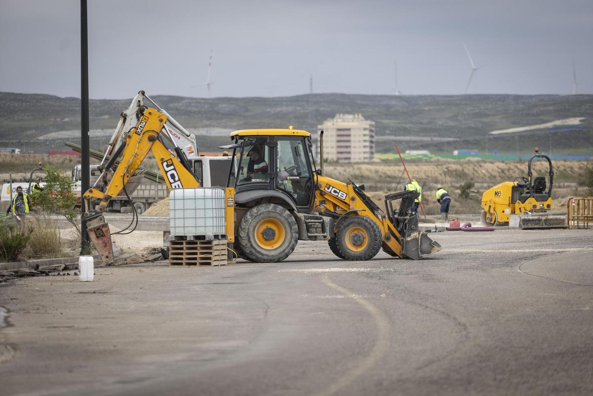 Obras en el nuevo acceso a la carretera de Madrid desde Arcosur, esta semana.